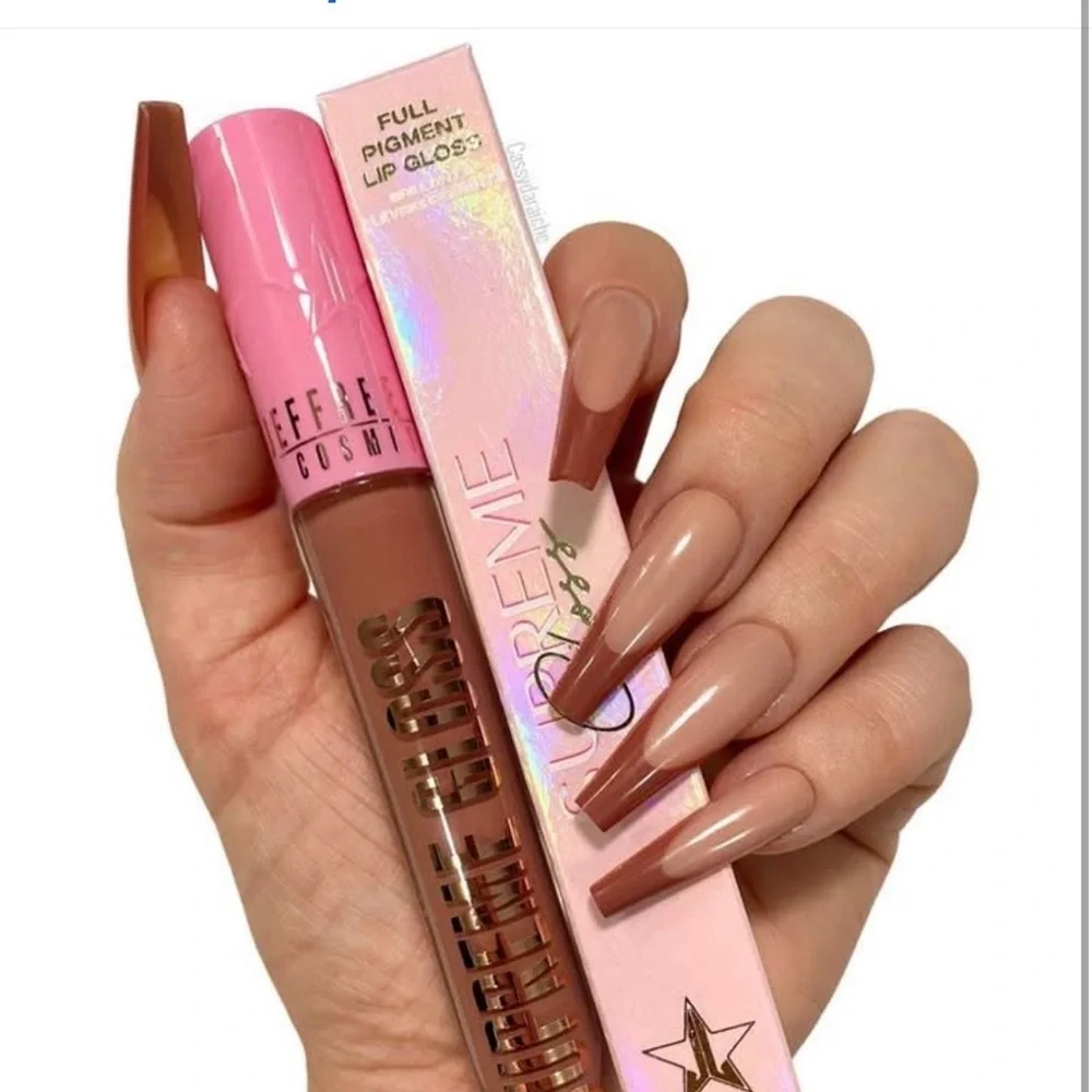 Jeffree HOUSE TOUR  Nude Brown Liquid Lipstick - Women Makeup